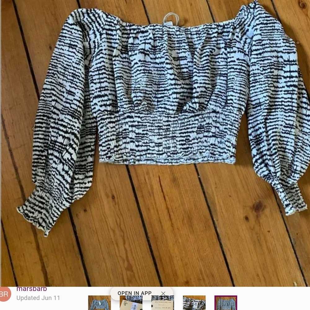 JS71 Chic Off-Shoulder Black and‎ White Blouse